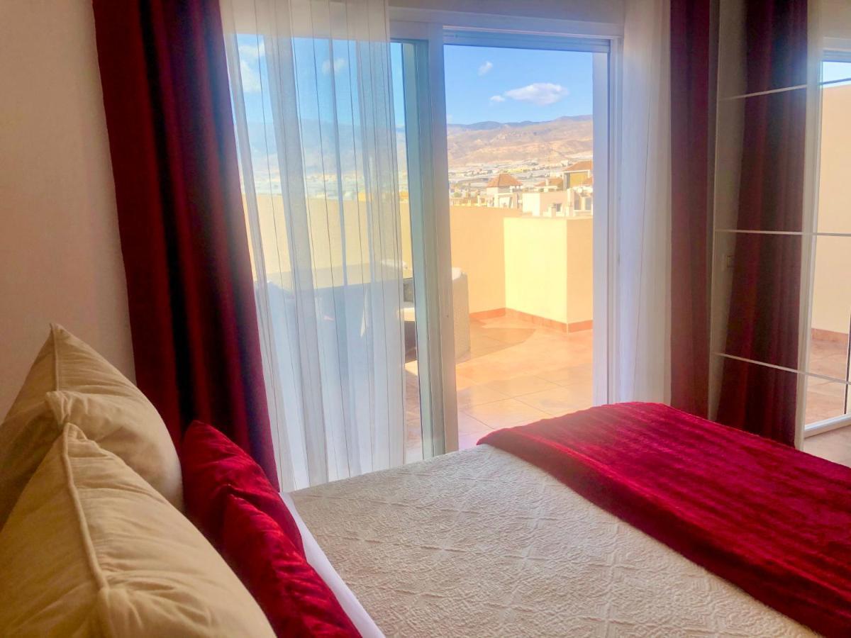 Atico Deluxe Entre Centro Y Playa Salinas Con Terraza, Wifi, Piscina Climatizada, Gym, Sauna Y Garaje -Smart Tv Roquetas de Mar Exteriér fotografie